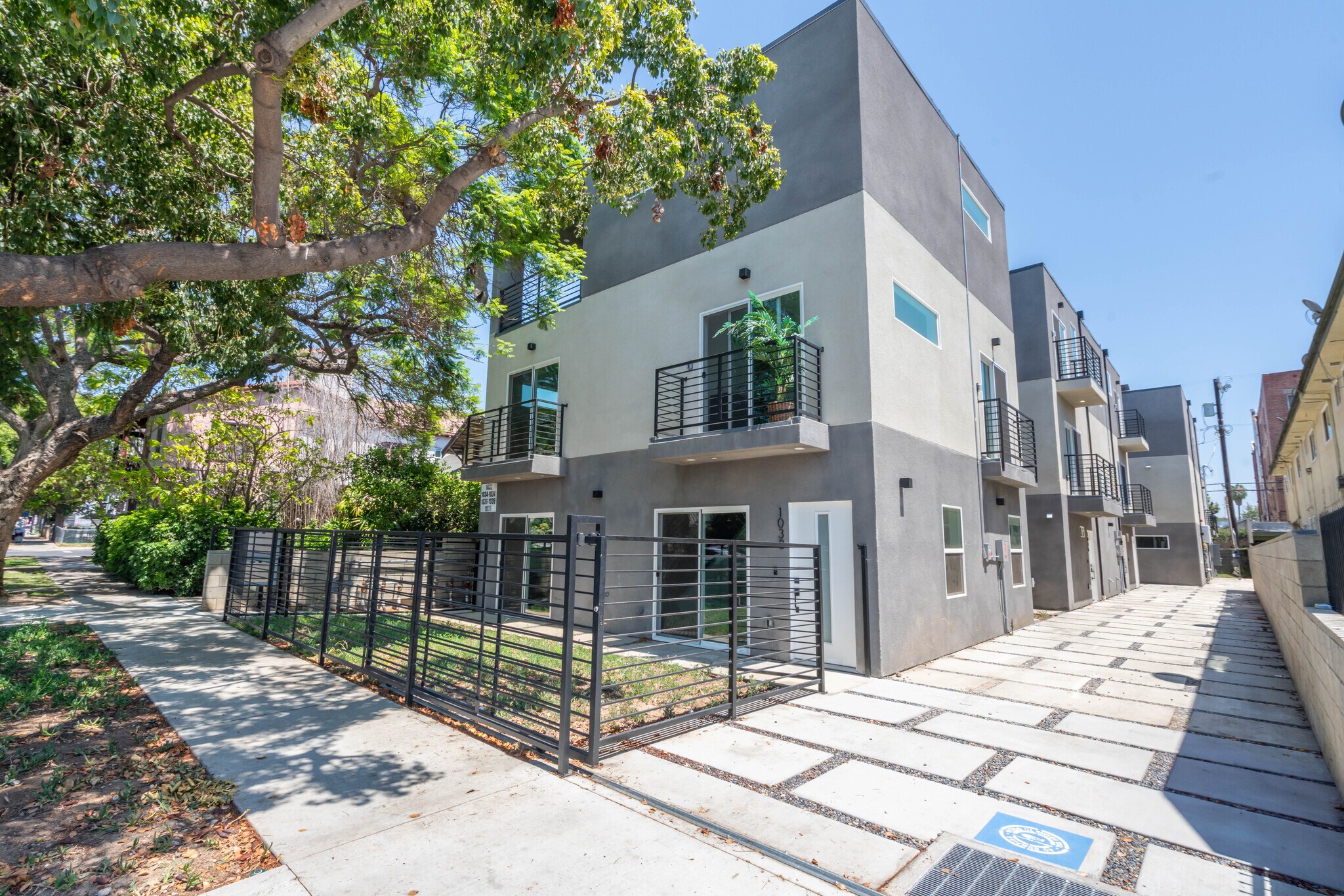 1032-1038 N Oxford Ave, Los Angeles, CA for Sale