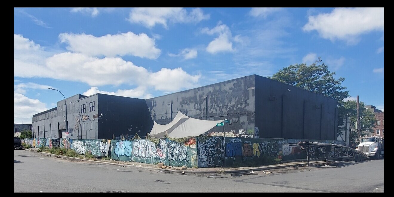335 Moffat St, Brooklyn, NY for Rent