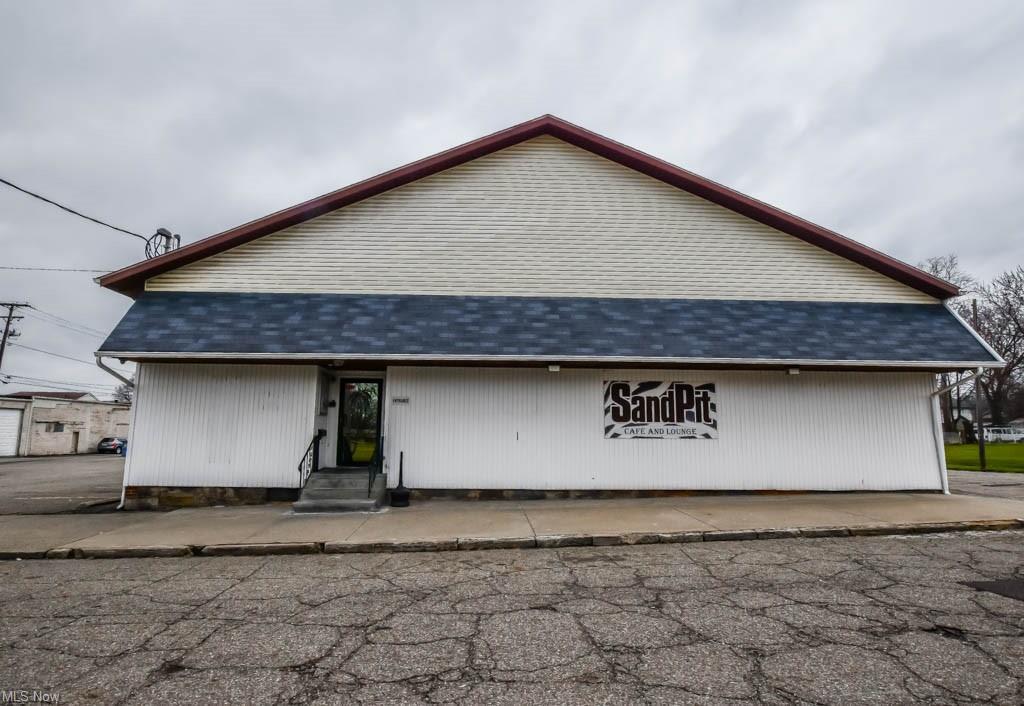 28 Penn Ave SE Massillon, OH 44646 Retail Property for Sale on
