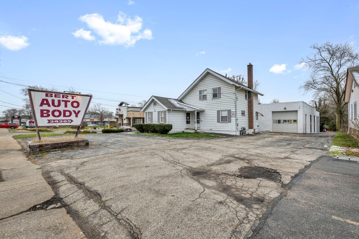 24265 Lorain Rd, North Olmsted, OH for Sale