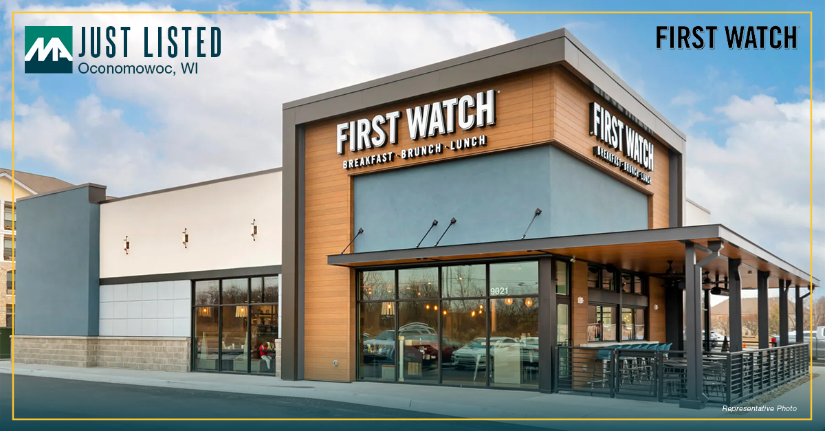 1295 Olympia Fields Dr, Oconomowoc, WI for Sale