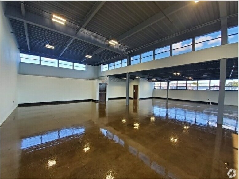 102 Higginson Ave Lincoln, RI 02865 Office Property for Sale on