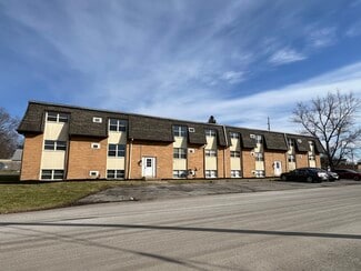 Youngstown, OH Apartments - 3001-3003 Green Acres Dr