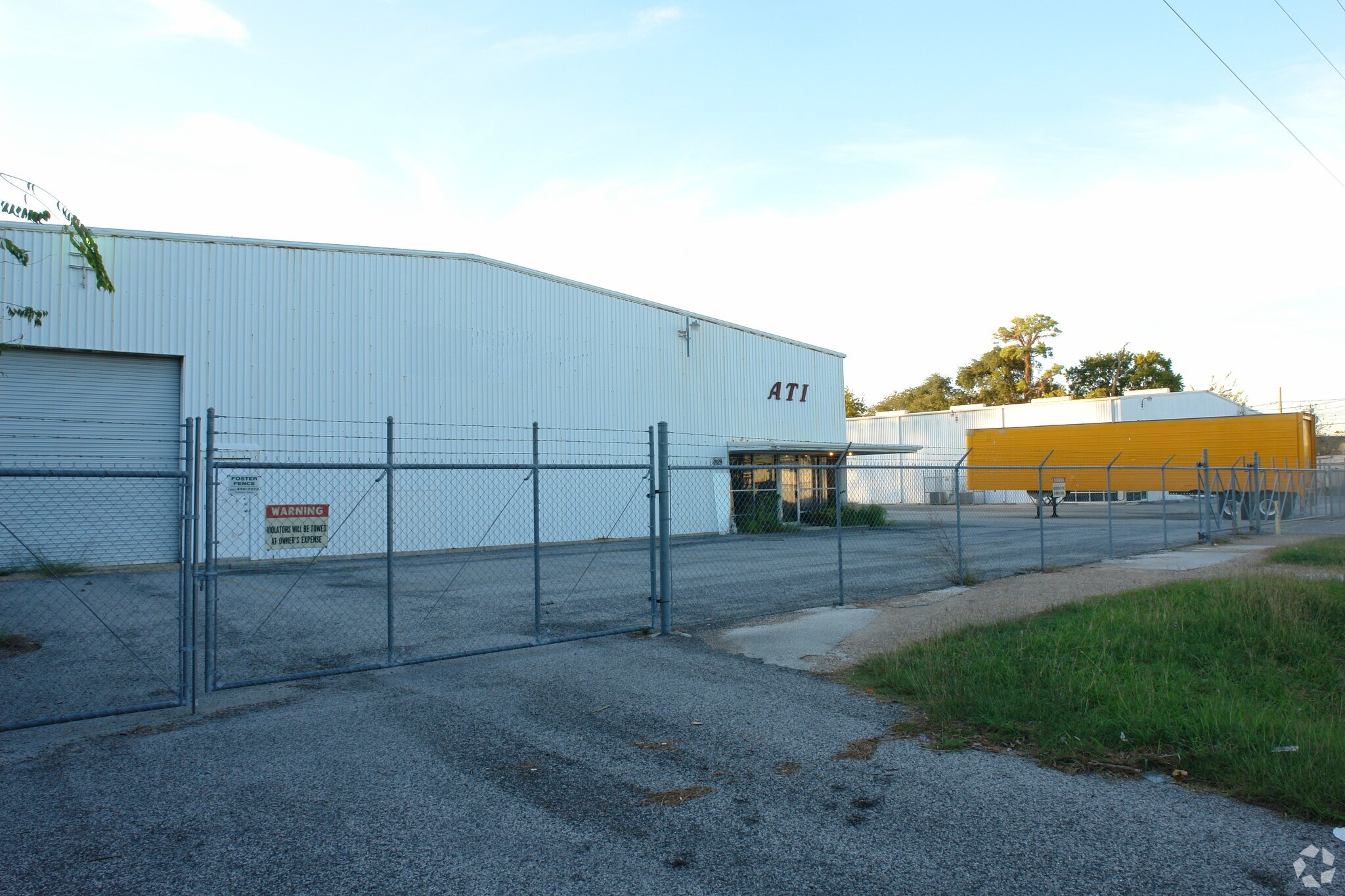 2828 Broad St, Houston, TX for Rent