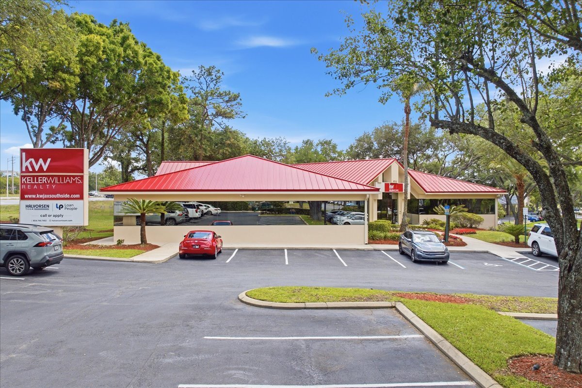 8702 Perimeter Park Blvd, Jacksonville, FL for Rent