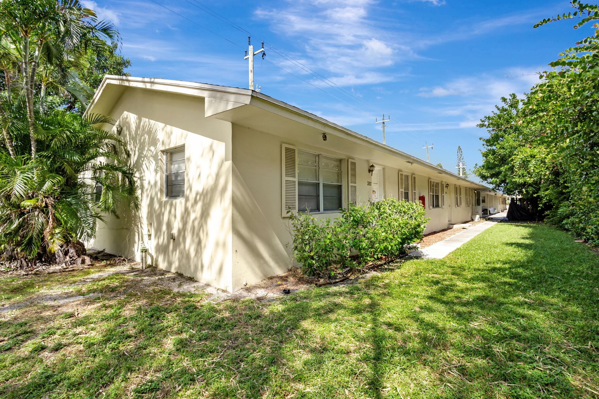352 W Pine St, Lantana, FL for Sale