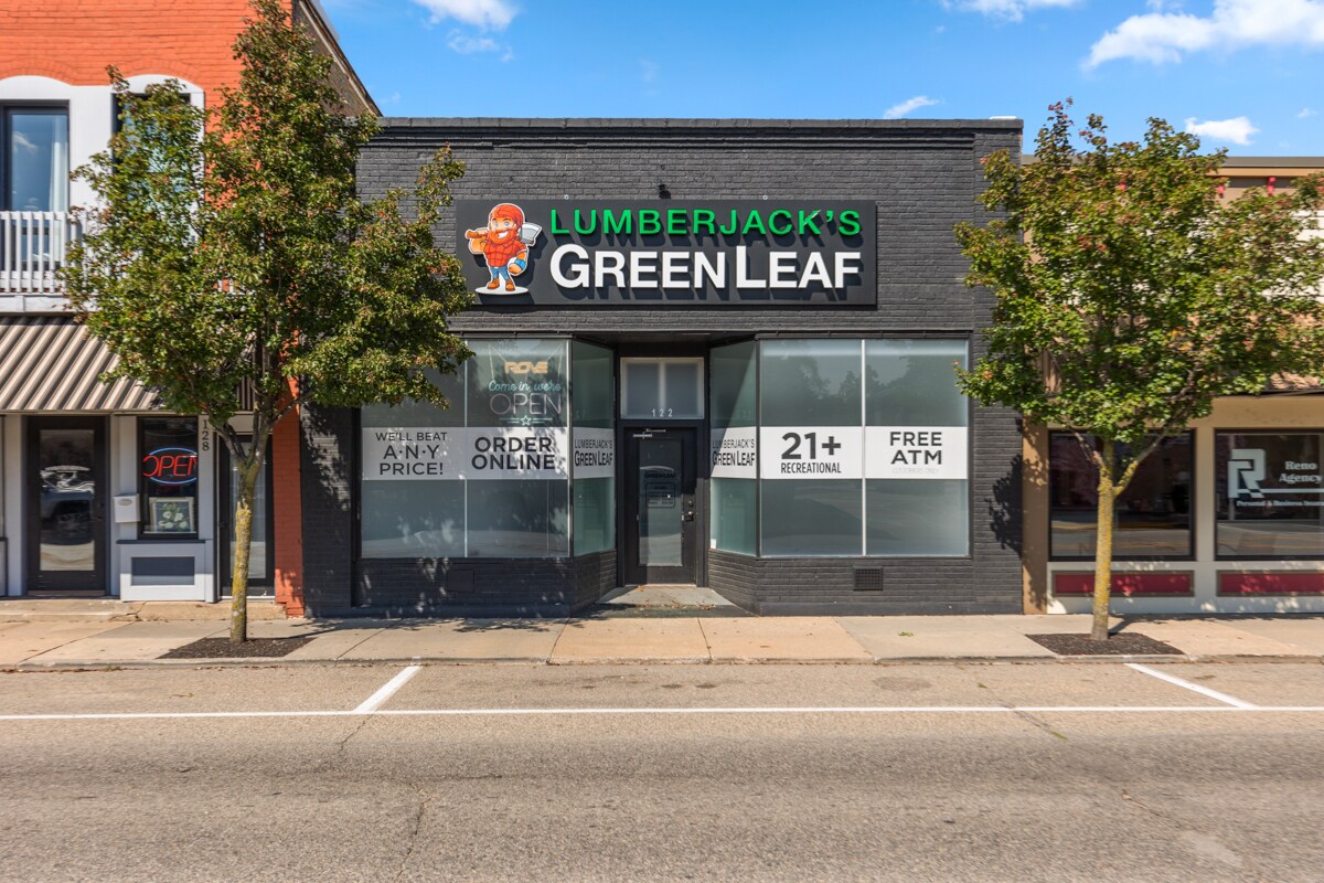 122 W Superior St, Wayland, MI for Sale