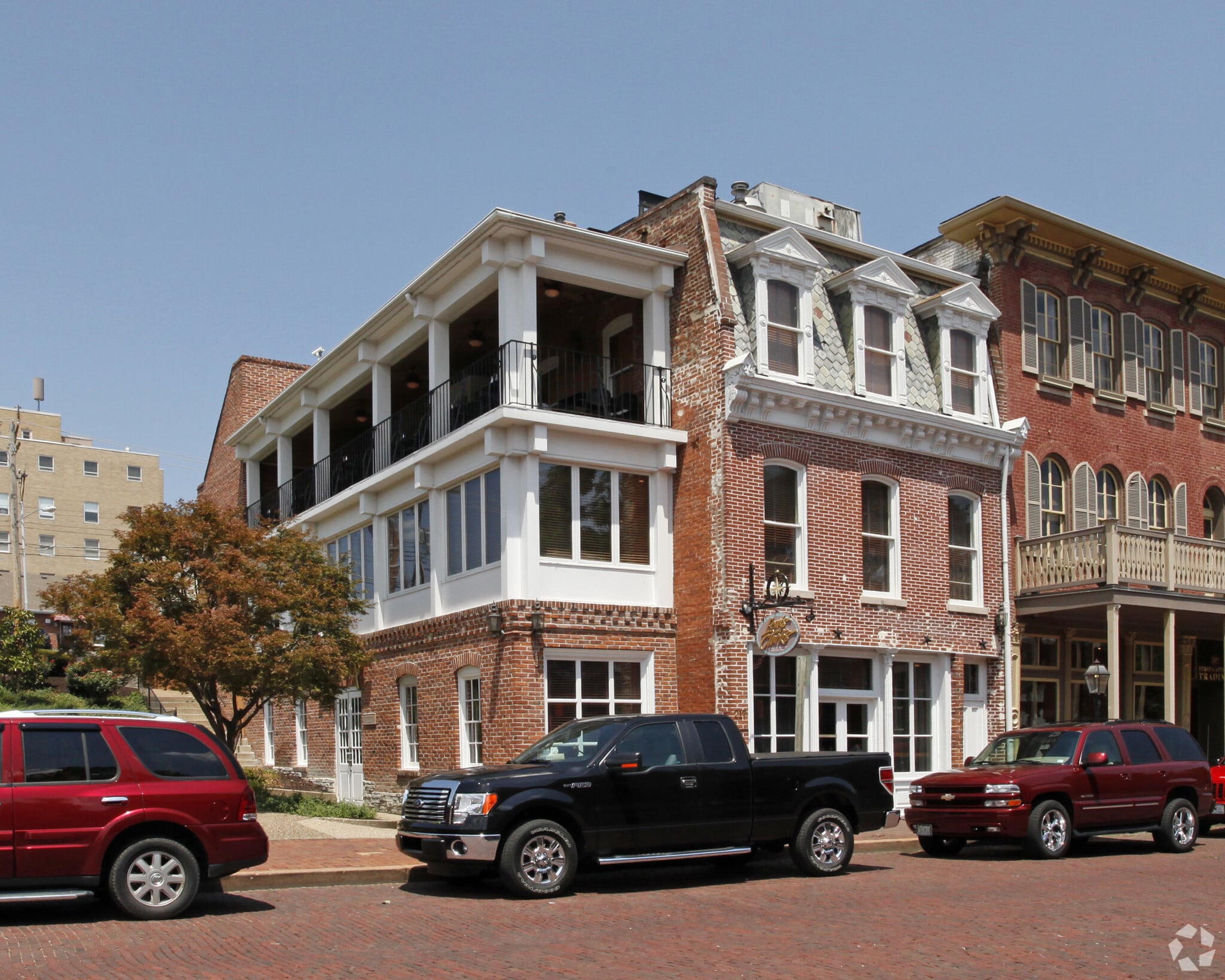 217 S Main St, Saint Charles, MO for Sale