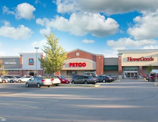 Lake Geneva, WI Storefront - 200 N Edwards Blvd
