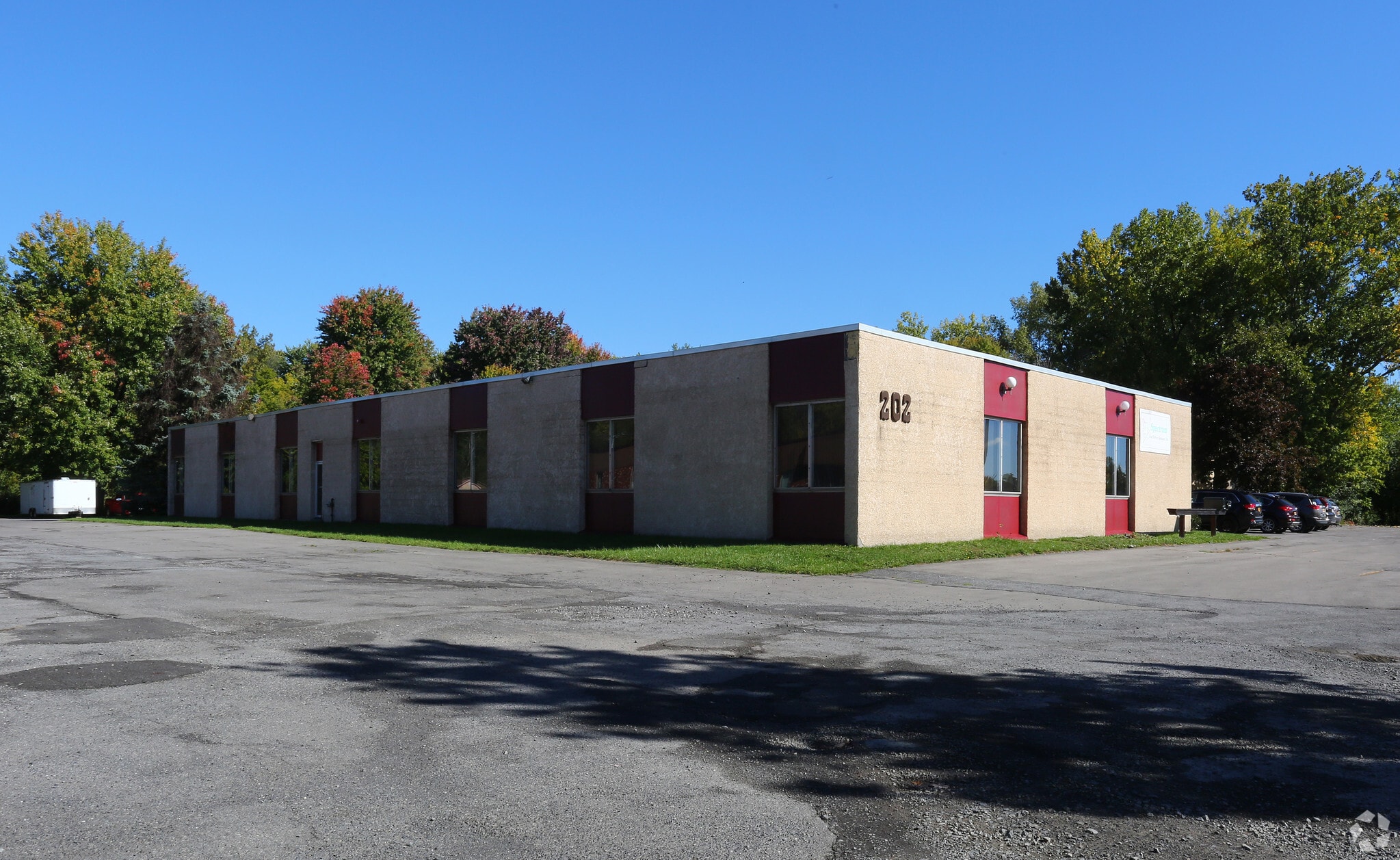 202 Twin Oaks Dr E, Syracuse, NY for Rent