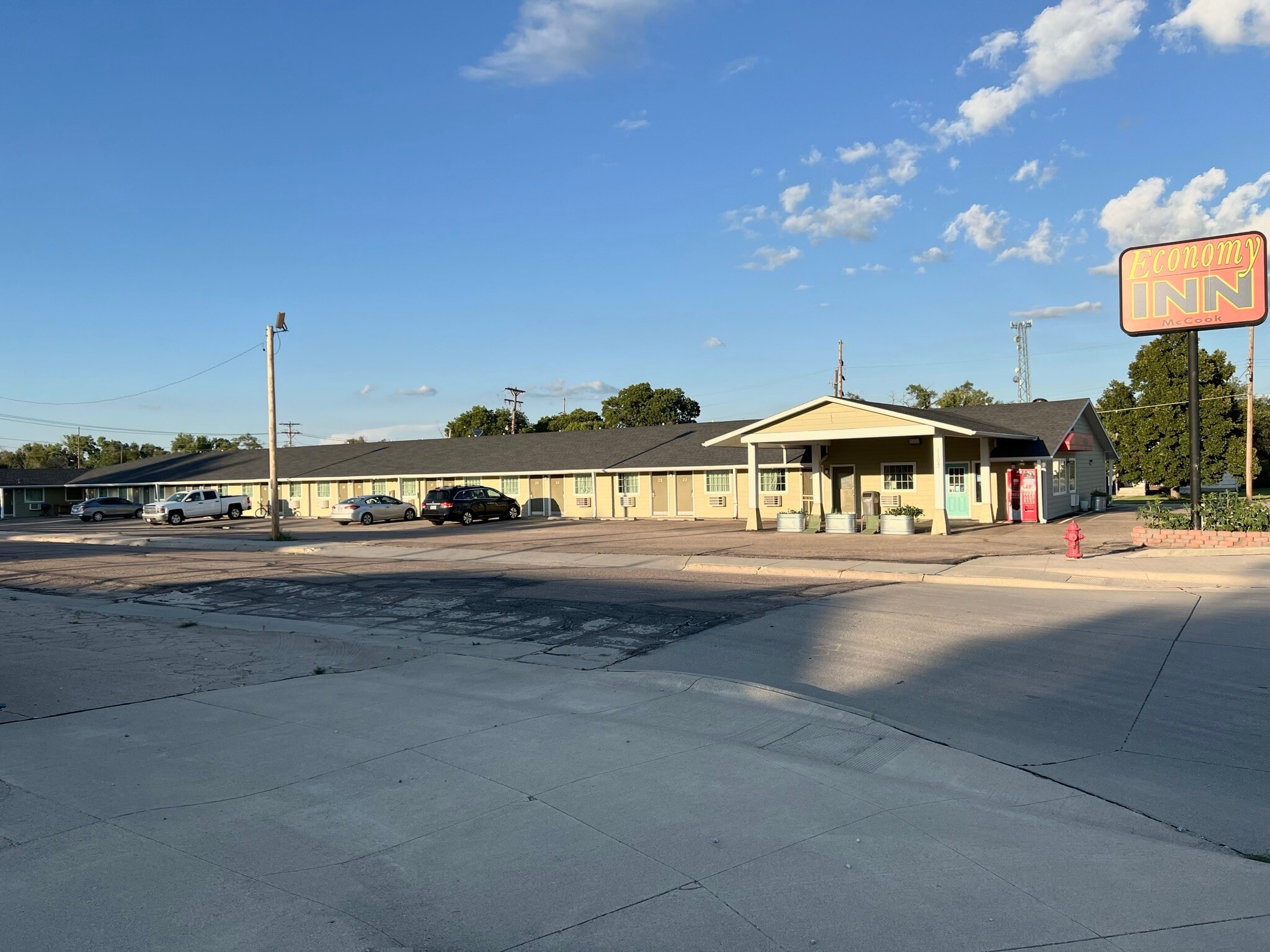 1103 E B St, McCook, NE for Sale