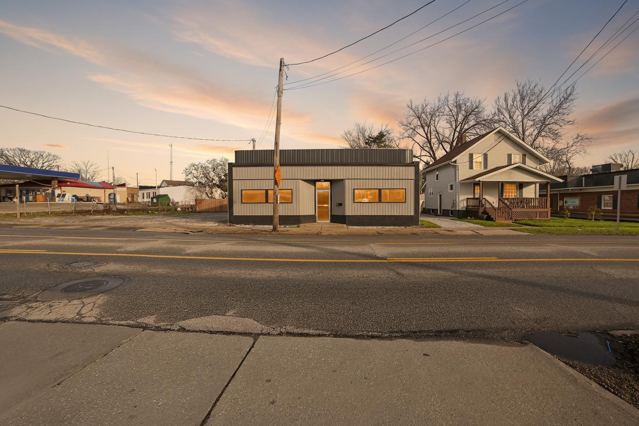 161 E Main St, Geneva, OH for Sale