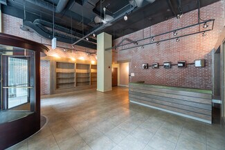 Chicago, IL Retail - 18 N Wabash Ave