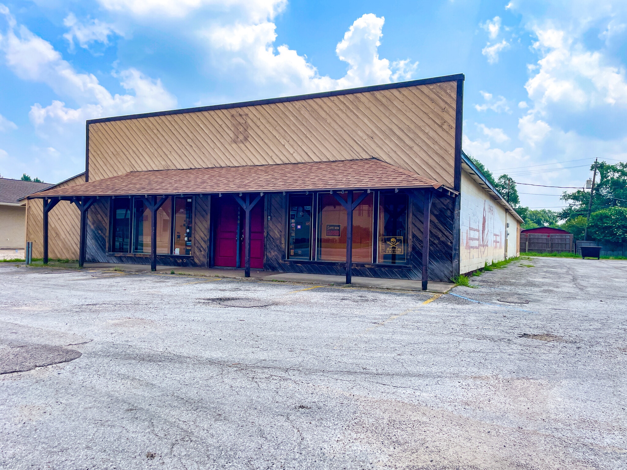 1080 N Main St, Vidor, TX for Rent