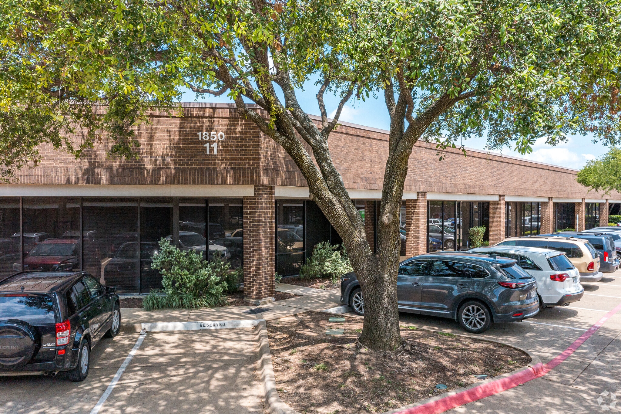 1850 Crown Dr, Dallas, TX for Rent