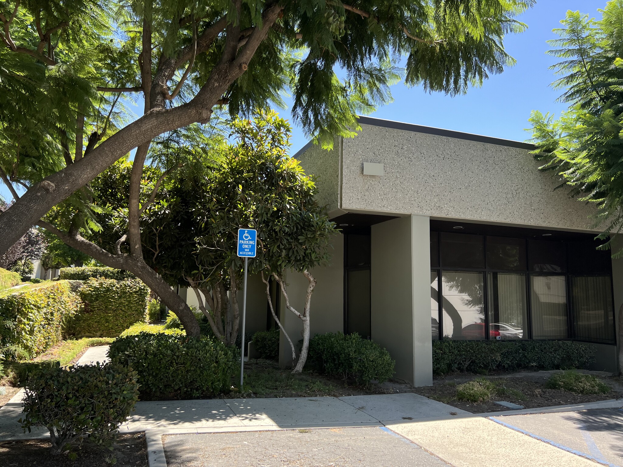 725 E Cochran St, Simi Valley, CA for Rent