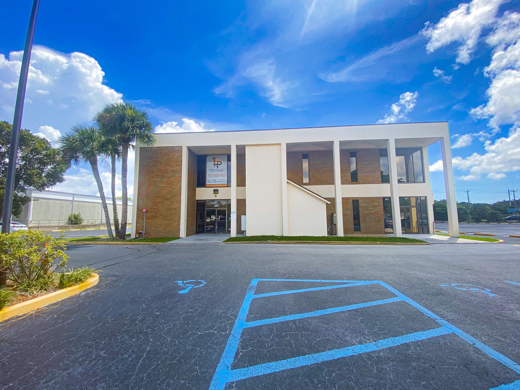 851 SE Johnson Ave, Stuart, FL for Sale