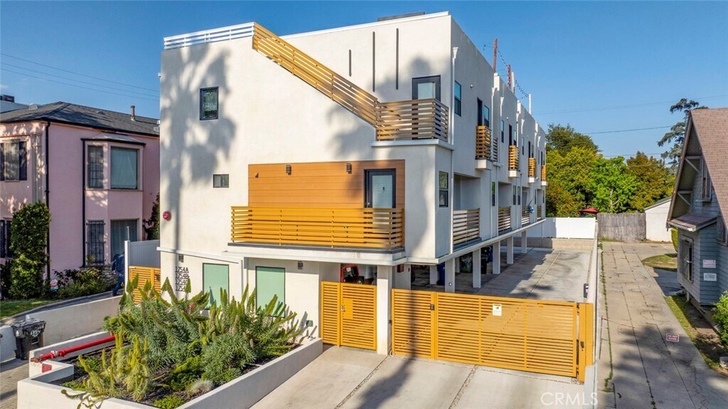1754 N Berendo St, Los Angeles, CA for Sale