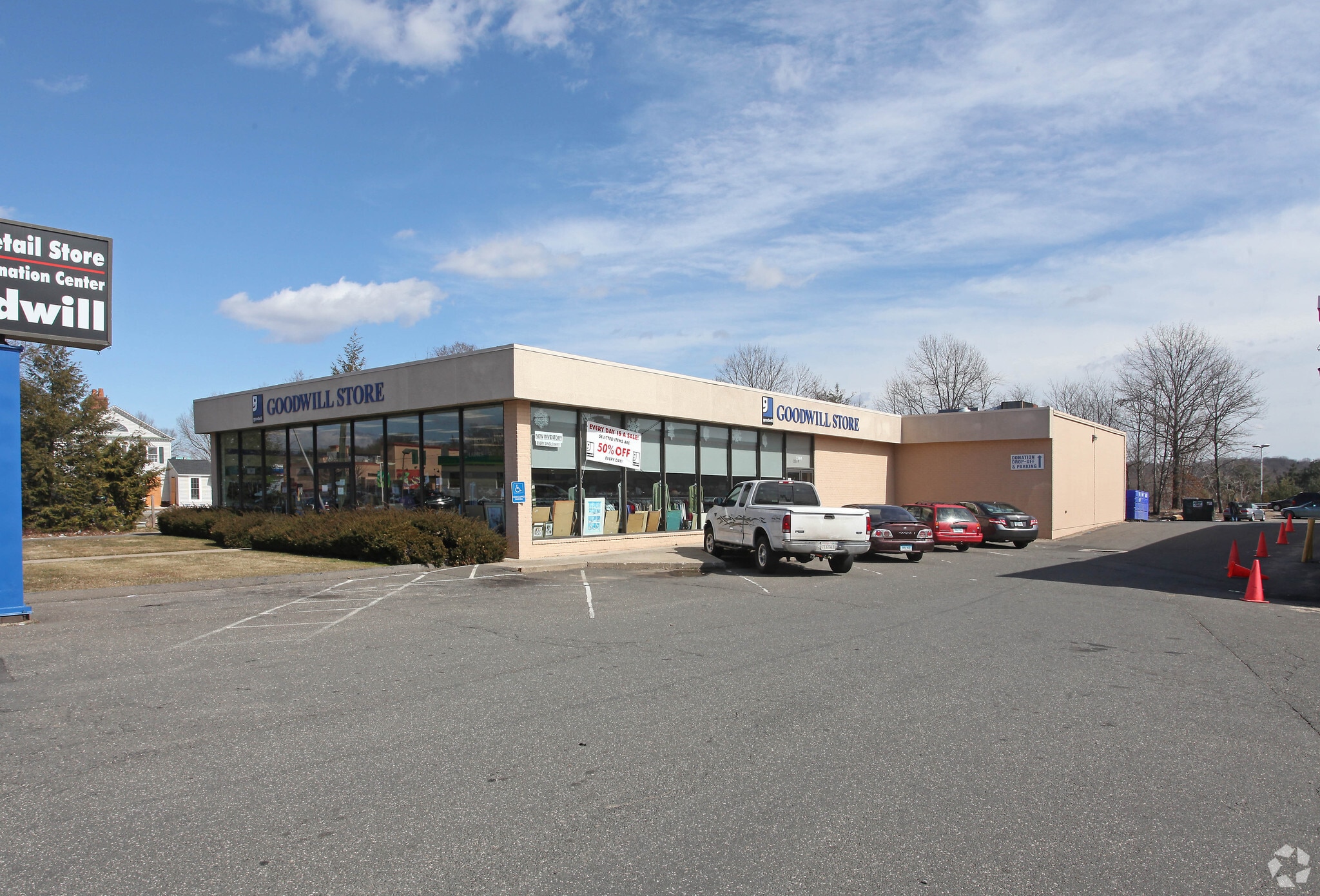 2369 Dixwell Ave, Hamden, CT for Rent