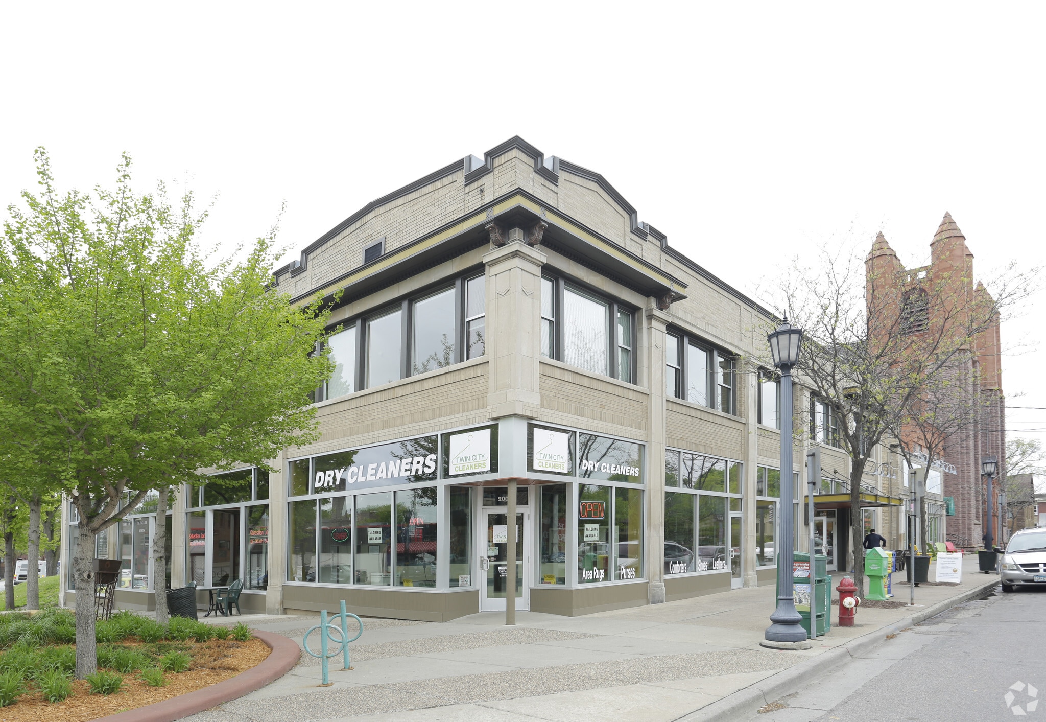 2000-2006 Hennepin Ave, Minneapolis, MN for Rent