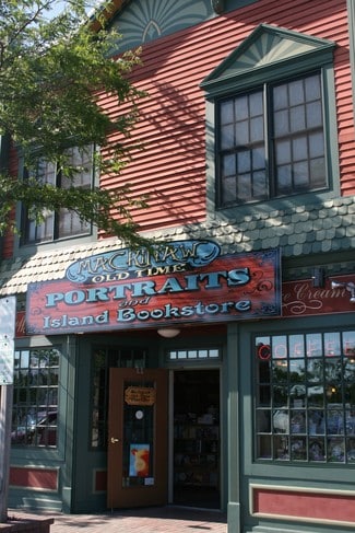 Mackinaw City, MI Retail - 215 E Central Ave