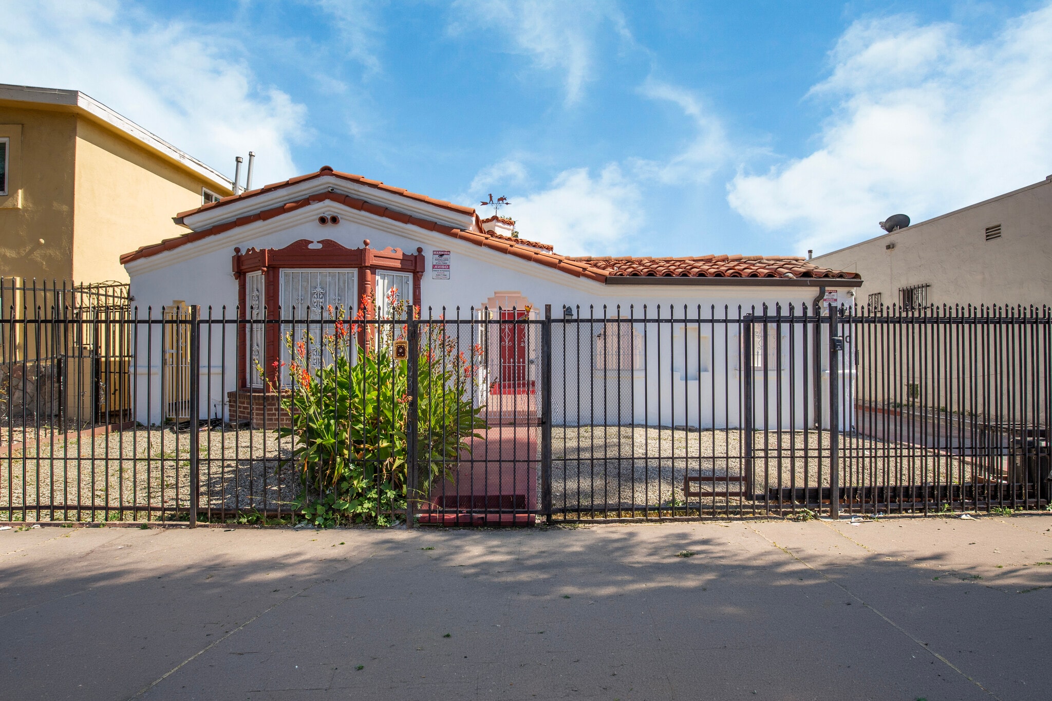 520 W 82nd St, Los Angeles, CA for Sale