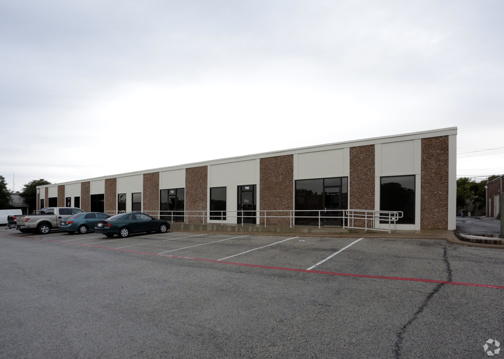 700 Business Pky, Richardson, TX for Rent