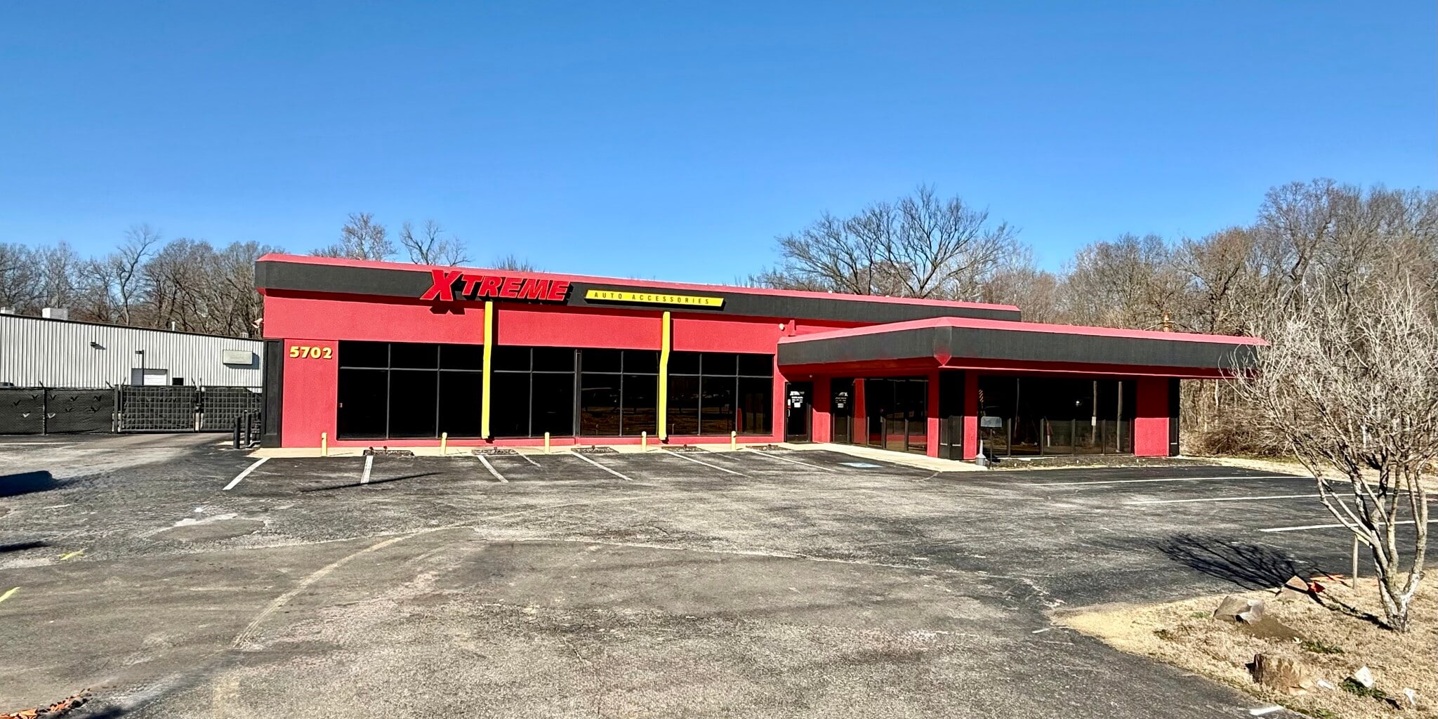 5702 Summer Ave, Memphis, TN for Sale