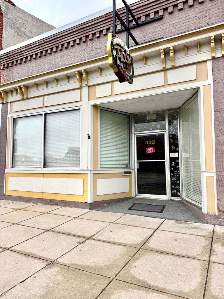 335 River St, Manistee, MI for Sale