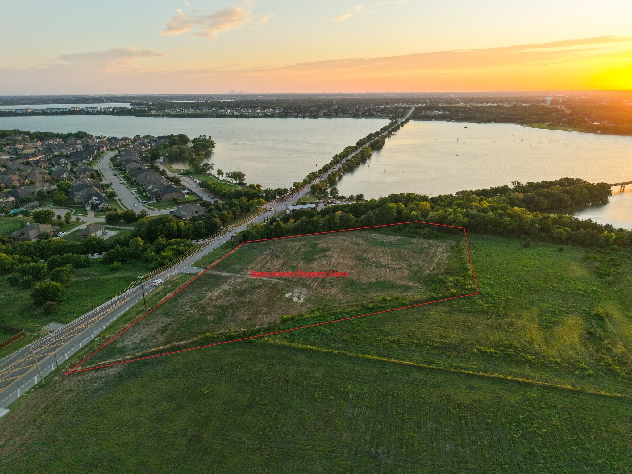 6921 Miller Rd, Rowlett, TX for Sale