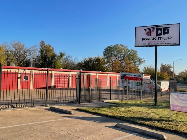 5000 W Vickery Blvd, Fort Worth, TX for Sale