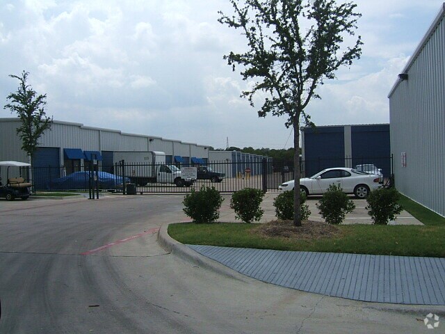 13575 Goldmark Dr, Dallas, TX for Rent