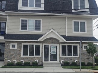 Copiague, NY Retail - 400 Oak St