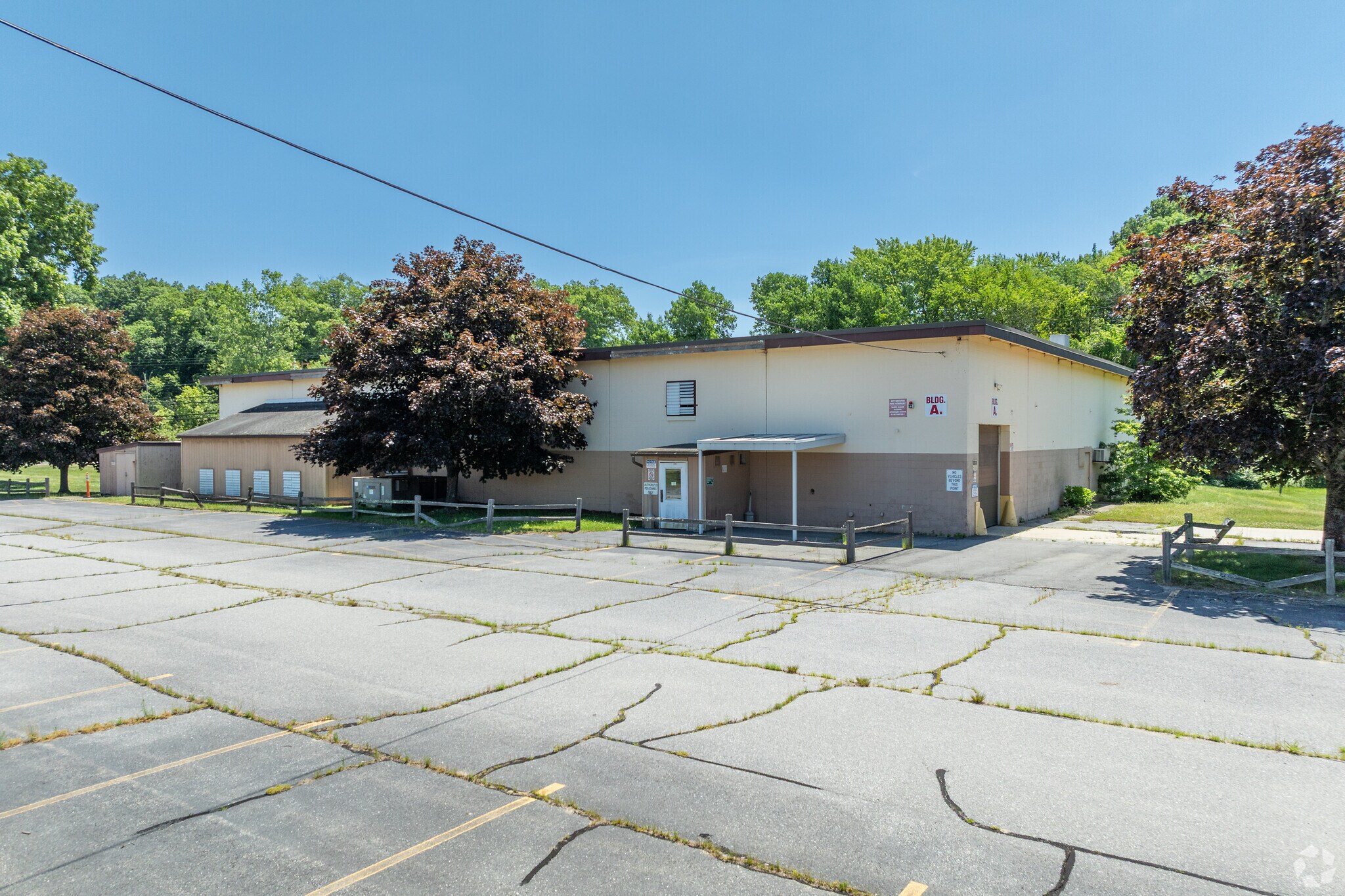 39 Wauregan Rd, Killingly, CT for Sale
