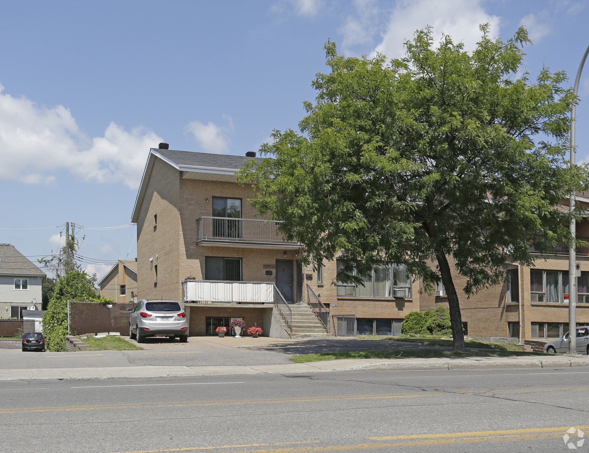 17749-17755 Boul De Pierrefonds, Montréal, QC for Sale