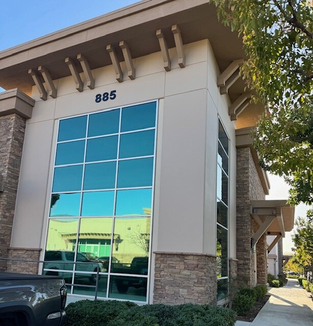 885 Patriot Dr, Moorpark, CA for Rent
