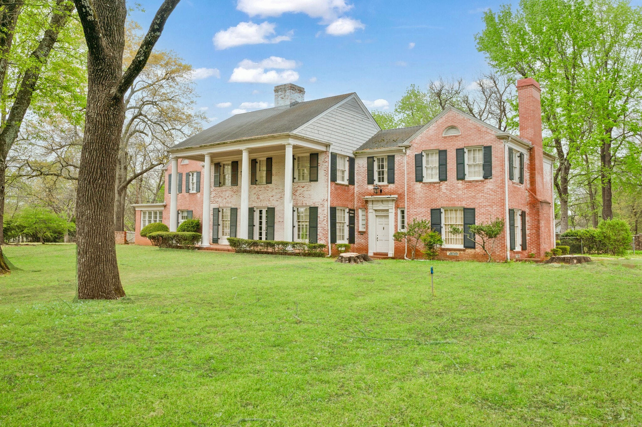 600 Crockett Cir, Paris, TX for Sale