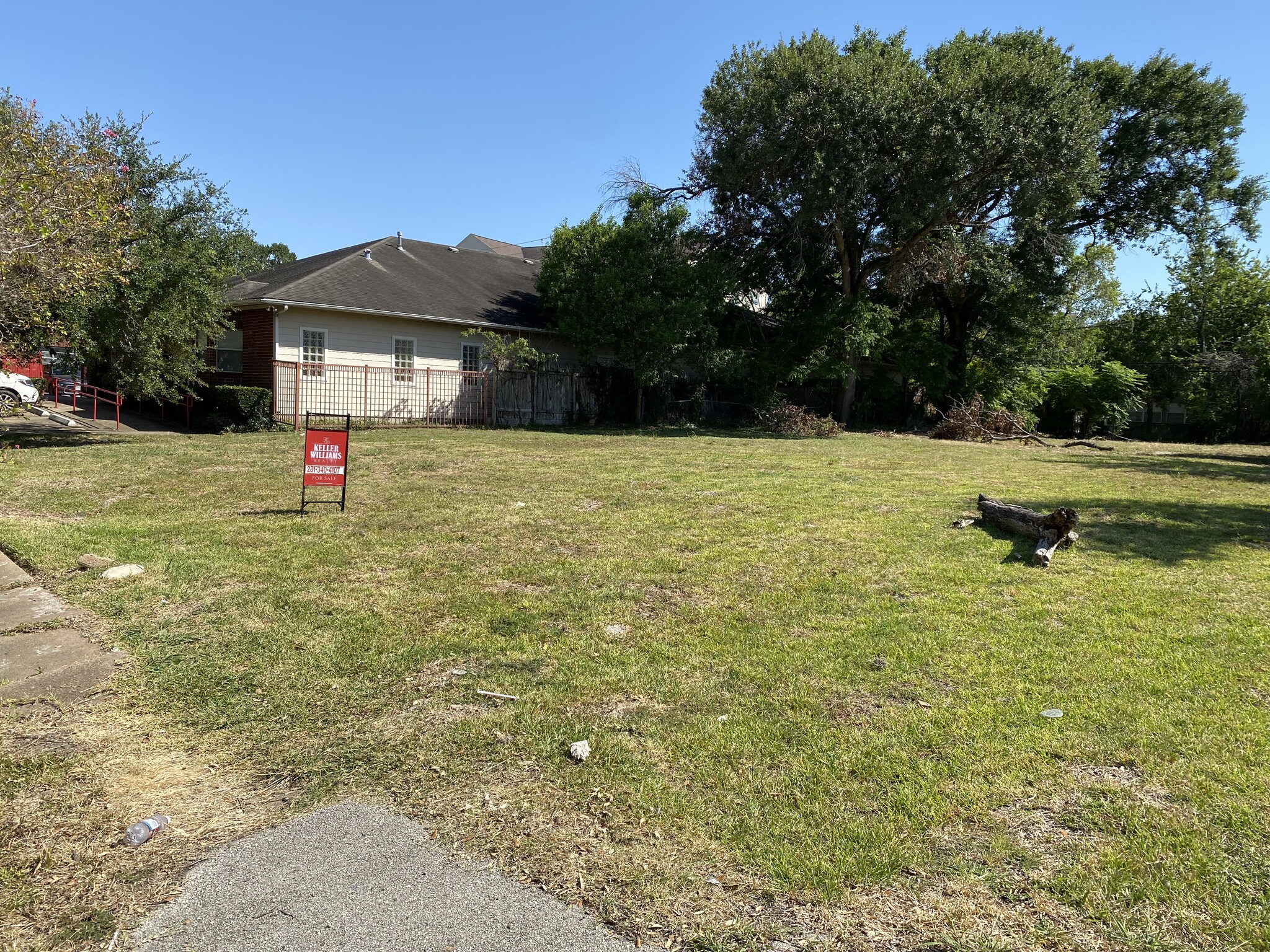 2227 Dorrington St, Houston, TX for Sale