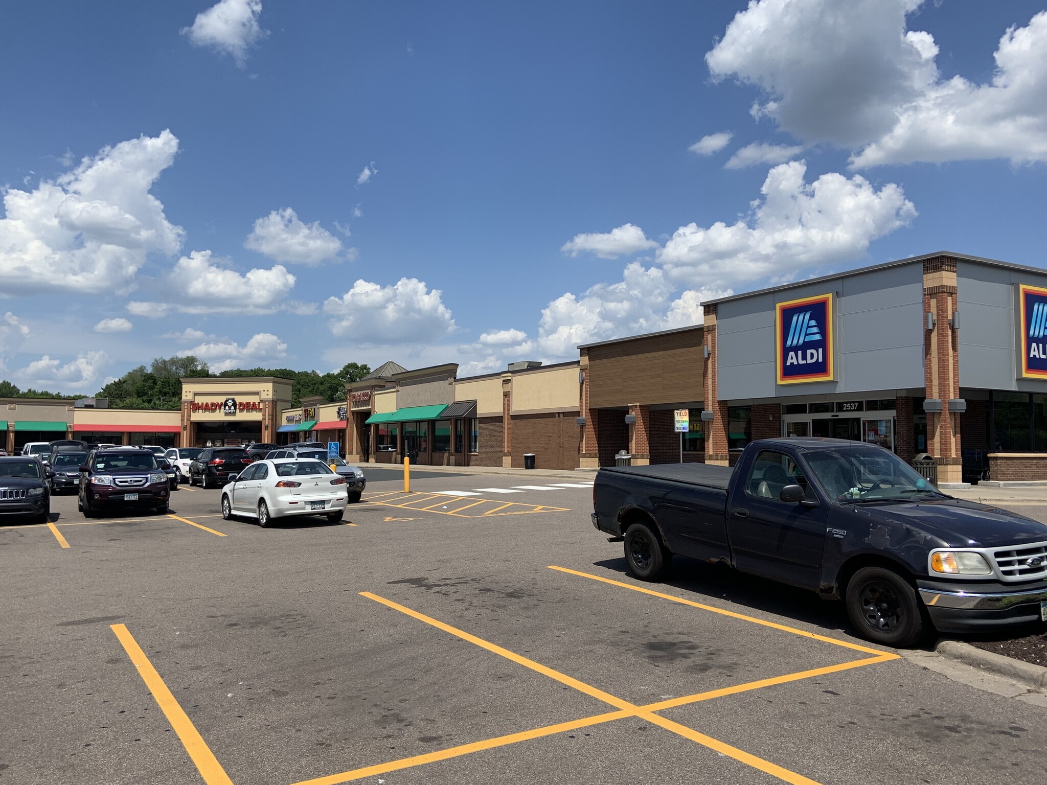 2537-2585 NE County Road 10, Saint Paul, MN for Rent