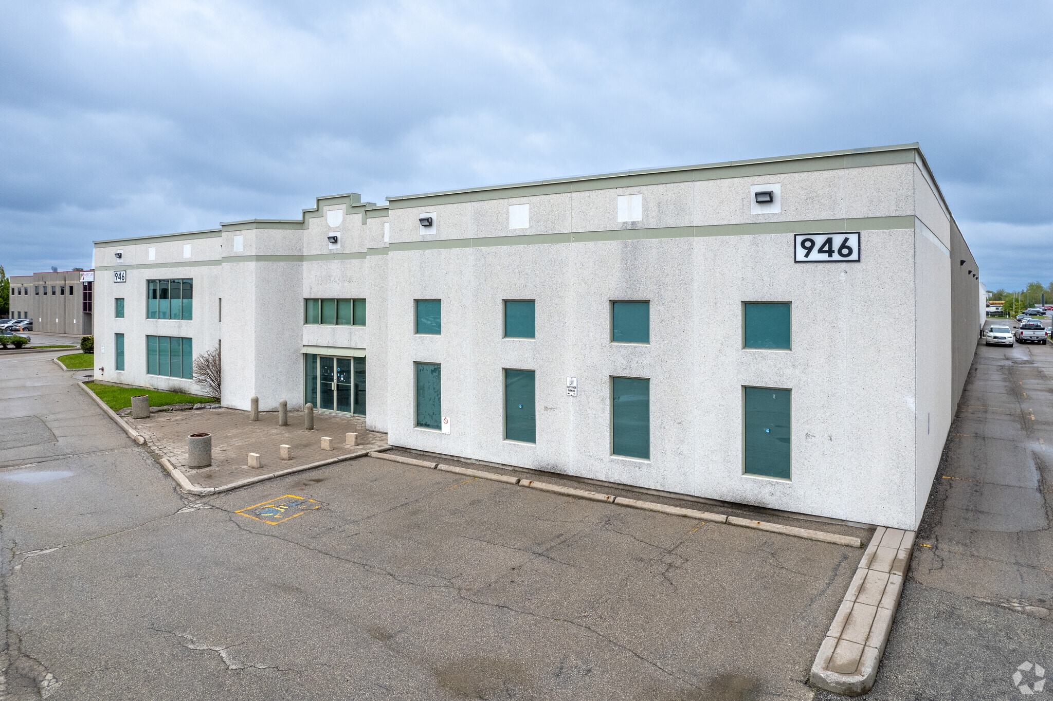 946 Edgeley Blvd, Vaughan, ON for Rent