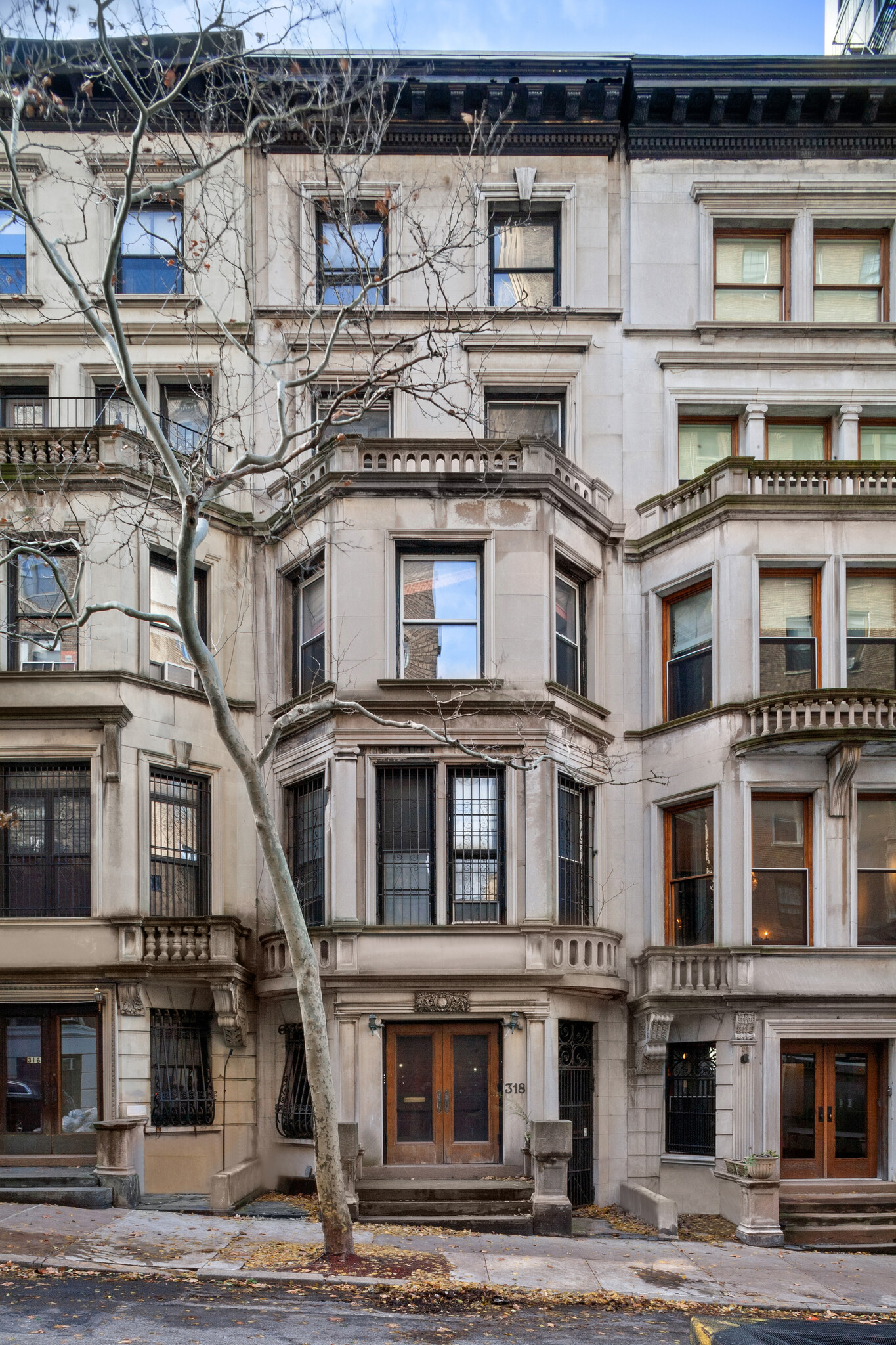 318 W 102nd St, New York, NY for Sale