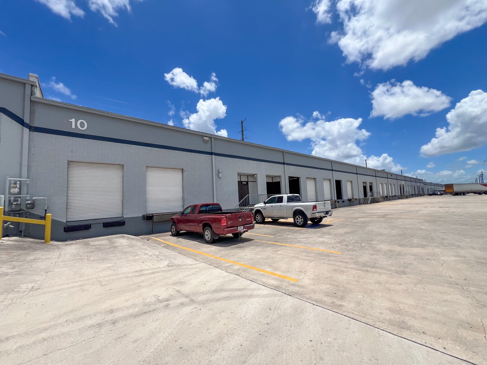 5810-5922 Business Park, San Antonio, TX for Rent