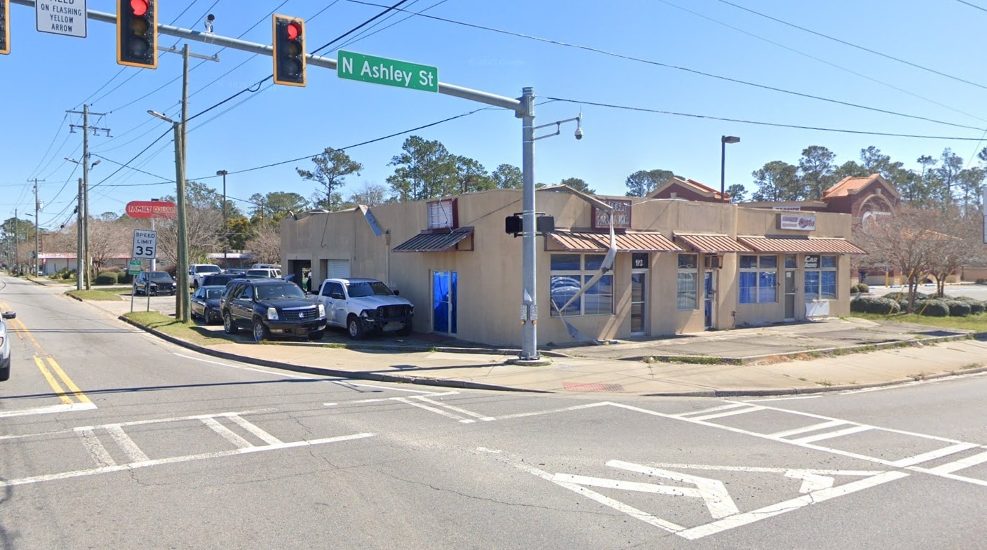 1909-1913 N Ashley St, Valdosta, GA for Sale
