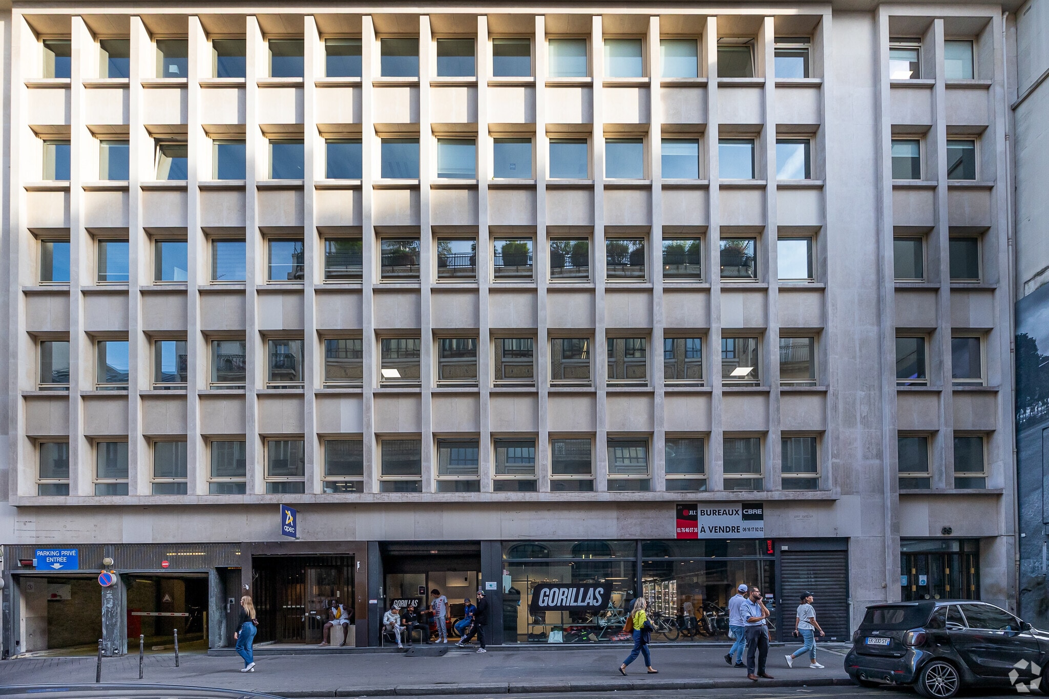 32 Rue De Ponthieu, Paris, PAR for Rent