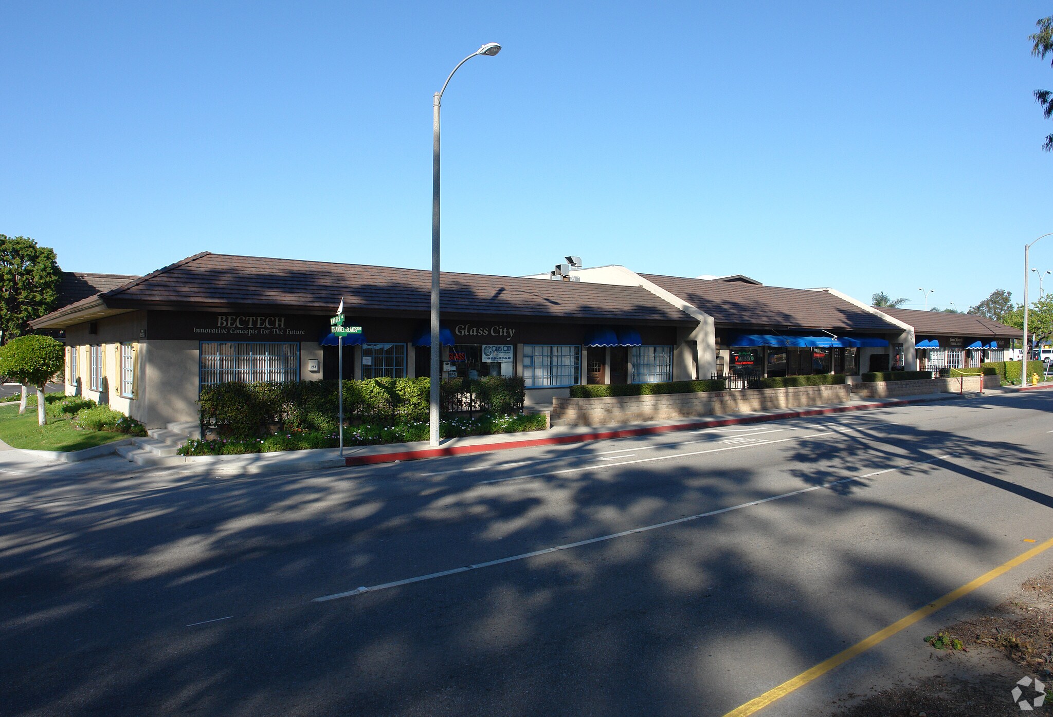 257-279 E Channel Islands Blvd, Port Hueneme, CA for Rent
