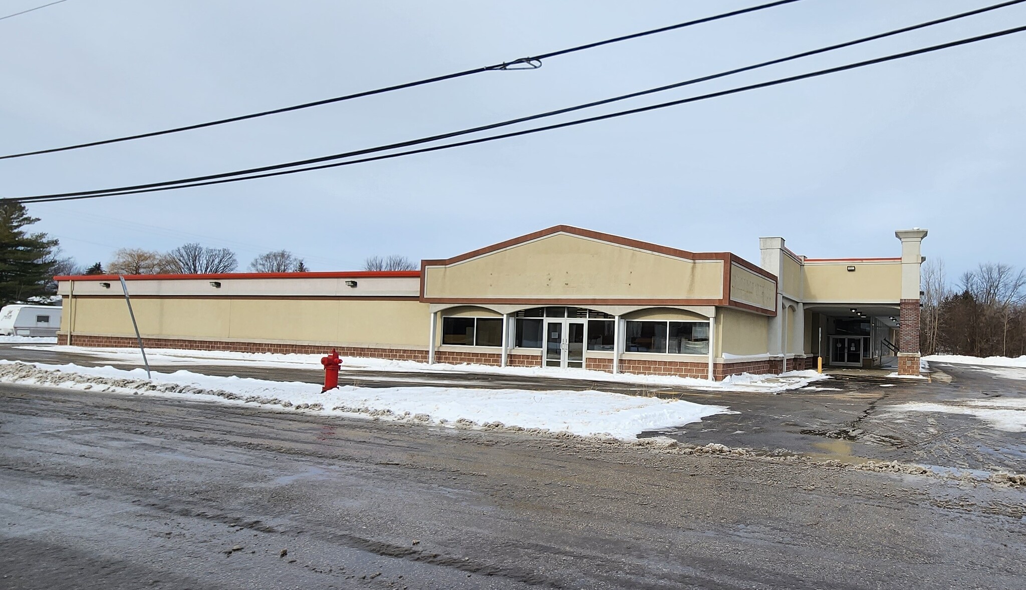 705-707 N Main St, Brillion, WI for Rent