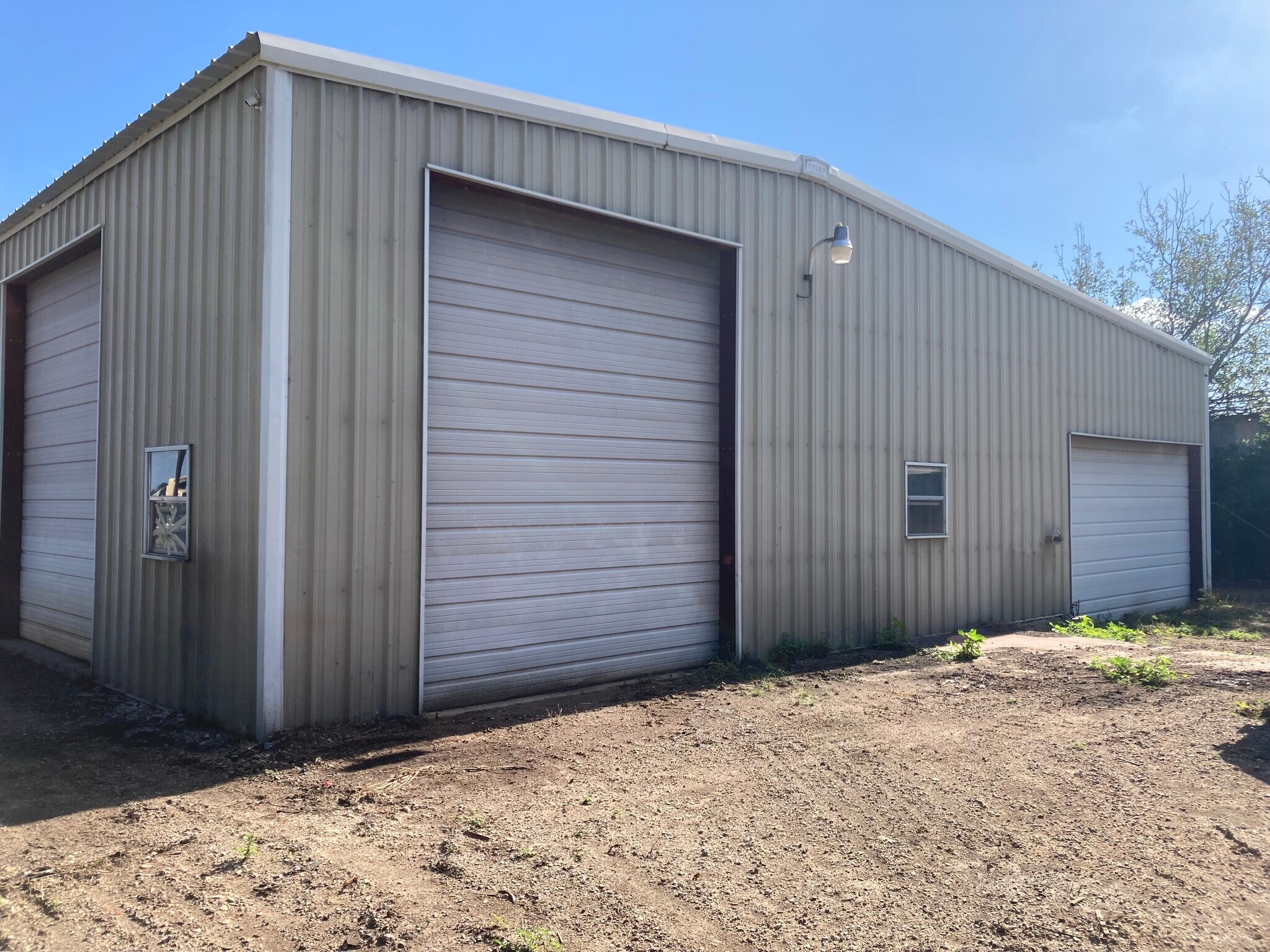 2605 19th St, Hondo, TX for Sale