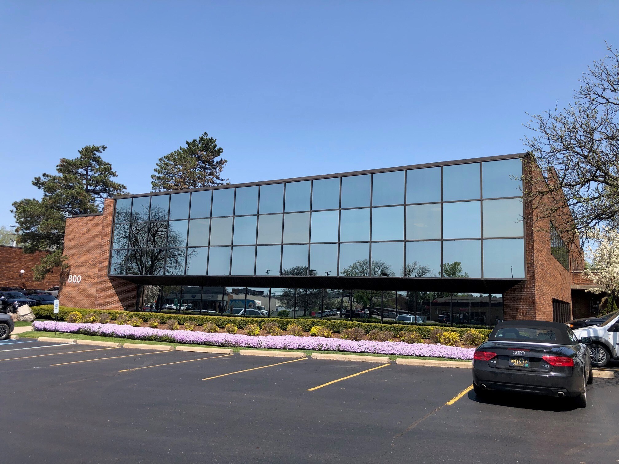 800 W Long Lake Rd, Bloomfield Hills, MI for Rent
