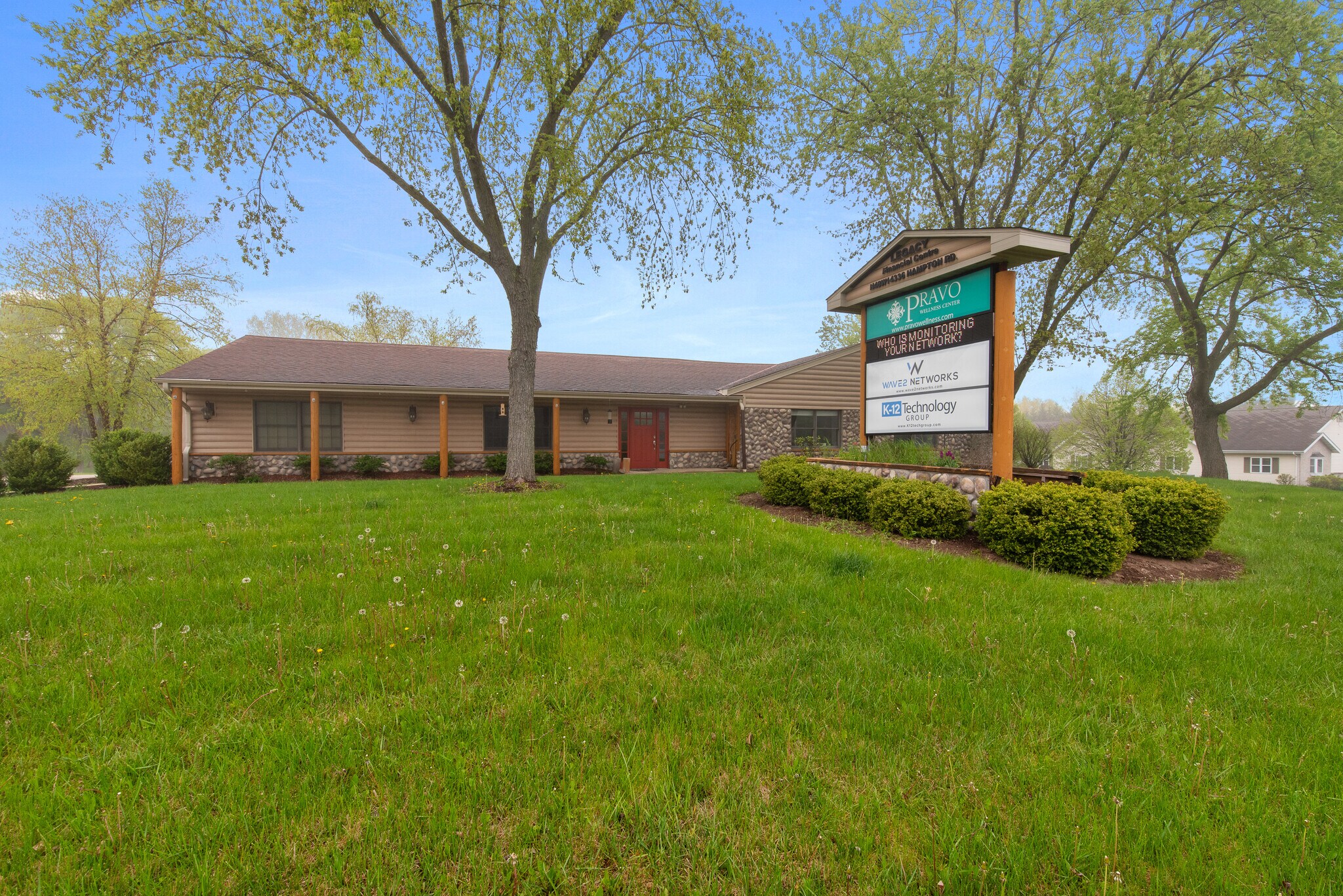 N48W14336 Hampton Rd, Menomonee Falls, WI for Sale