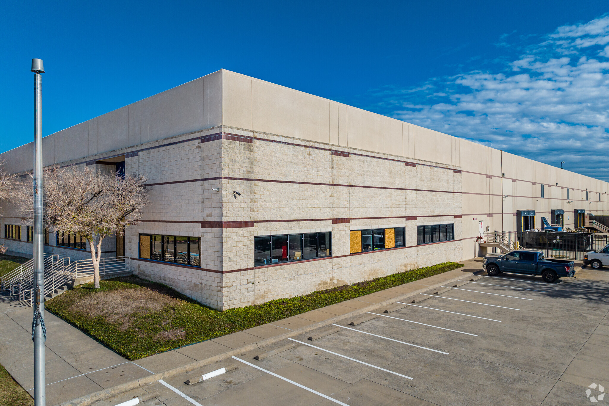 2520 Marsh Ln, Carrollton, TX for Rent